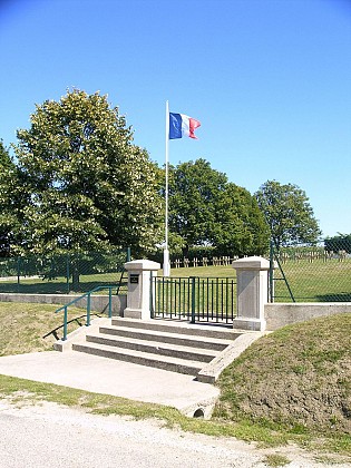 CIMETIÈRE MILITAIRE FRANCAIS DE ROZELIEURES
