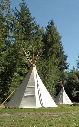 Gîte rural camp amérindien Croc-Blanc