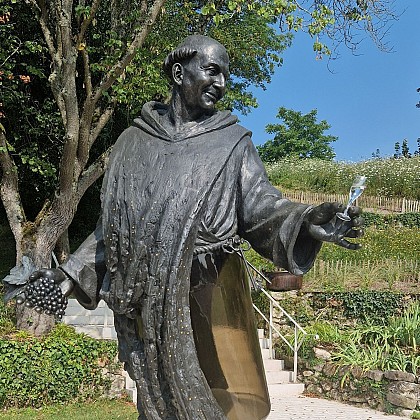Statue de Dom Pierre Pérignon