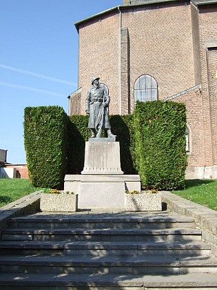 Monument aux morts des deux guerres