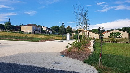 Aire municipale de stationnement de La Rochebeaucourt