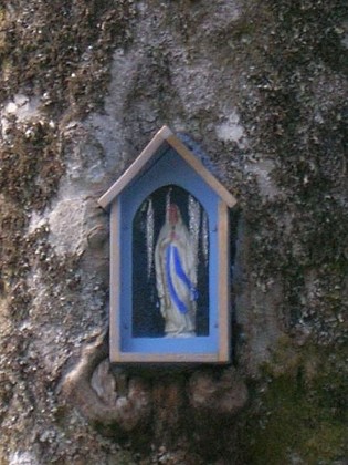 Monuments du col de la vierge