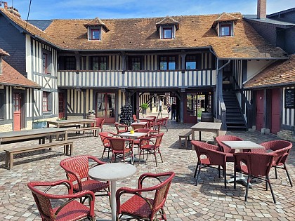 Les Trois Damoiselles