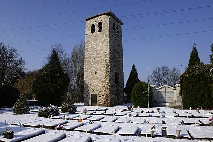La tour romane et les vestiges archéologiques de Pont-de-Loup