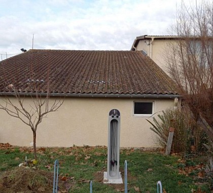 Halte de repos vélo de la salle des fêtes de Moncrabeau