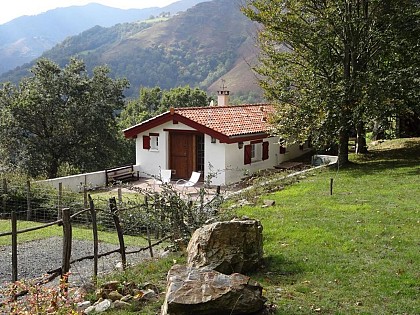 Madame Andrée SAINT-VENANT "Hiru Uxuen Etxola"