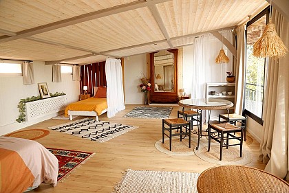 A l'ombre du grand pin