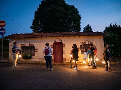 Balade aux lanternes : L'ancienne cité thermale de Pougues les Eaux en nocturne