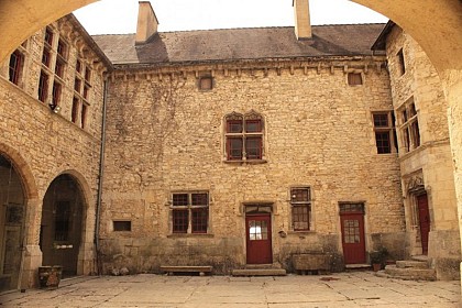 Château de Serrières