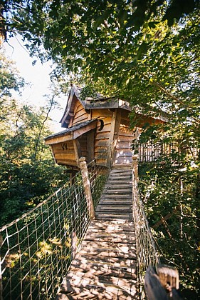 La cabane perchée - Colline de boutiès