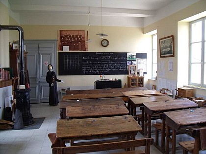 MUSEE L'ECOLE D'HIER