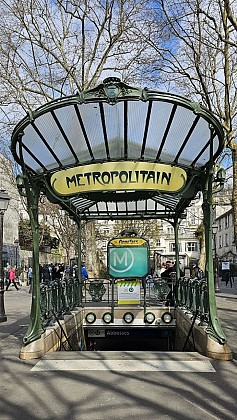 Station de métro Abbesses édicule Hector Guimard
