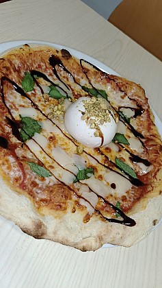 Famous Pizza