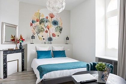 GITE DE CHARME 15 pers / 20mn ANGERS/ 30mn SAUMUR/ 250m CHATEAU DE BRISSAC, vue vignoble de l'Aubance