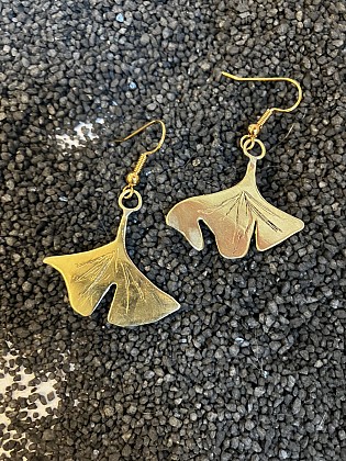 FABRICATION DE BOUCLES D'OREILLES