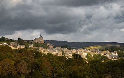 Le village de Laguiole et ses liens avec Paris