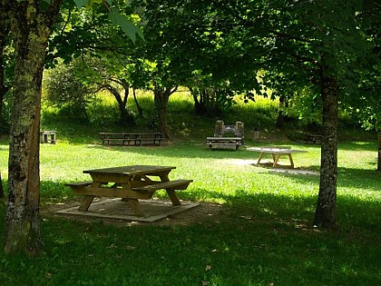 Aire de pique-nique du Lac de Labarthe