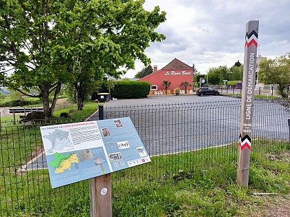 Ligne de démarcation - ancien poste de contrôle allemand - Pupitre/Poteau