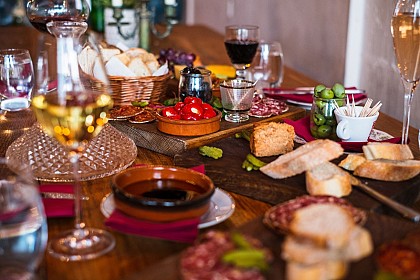 Assemblage, bar à vins