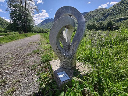 STATUE : LA PART DE L'AUTRE