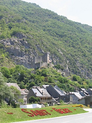 CHÂTEAU FÉODAL