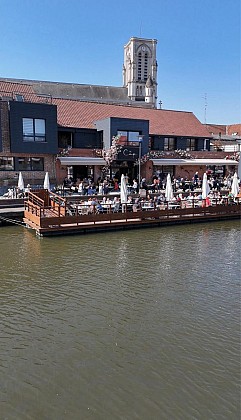 Le Cap in Wambrechies: Chic Riverside Dining in the Marina