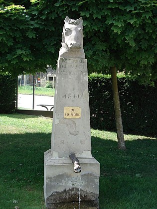Fontaine à tête de cheval