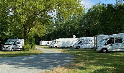 Camping municipal, aire de camping-car "Le Gué de la Rivière"