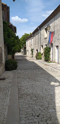 Montjoi, le joyau perché du Quercy blanc qui a inspiré Pierre Perret