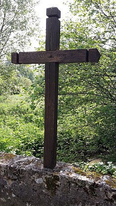 Pont de Courcelles et sa croix