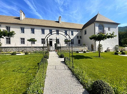 Le Prieuré de Mouthier Haute-Pierre