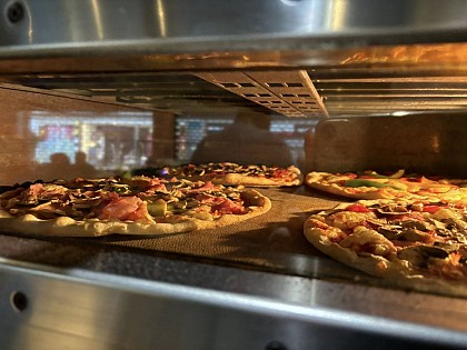 La Famiglia Restaurant Pizzeria