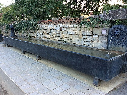 FONTAINE DE LA RUE DE L’HAZELLE