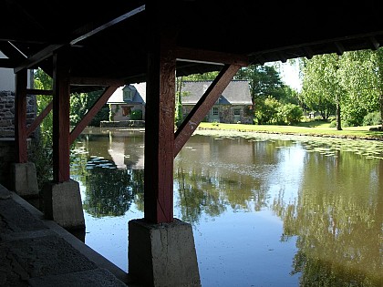 Le séchoir et les bains publics