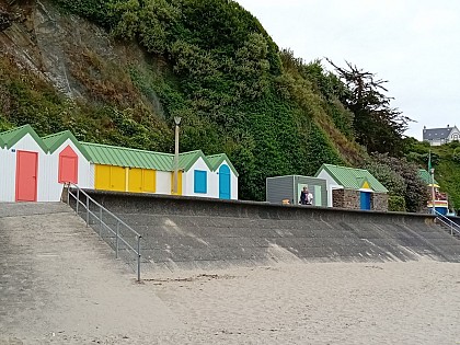 La plage de l'avant-port et le tunnel
