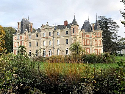 CHÂTEAU DE GRÉSILLON