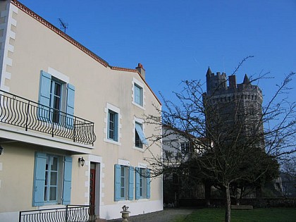 Chambre d'hôtes Au pied de la tour