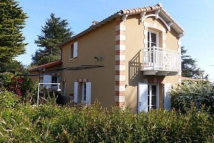 PIERRE DE JADE MAISON À PREFAILLES