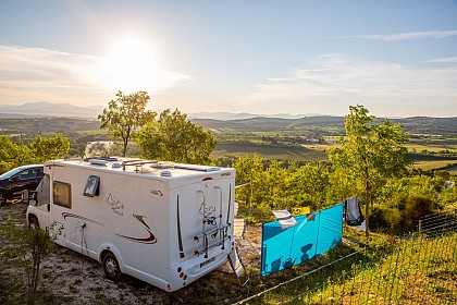 Aire de service camping-car au camping le Pommier Ciela Village