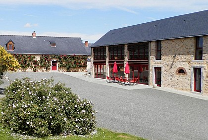 GÎTE DE GROUPE - LE DOMAINE DES HALLAIS