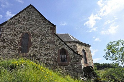 Le village de Nogaret et sa chapelle.