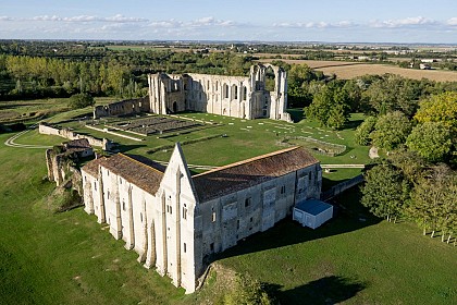 Abbaye Saint Pierre de Maillezais