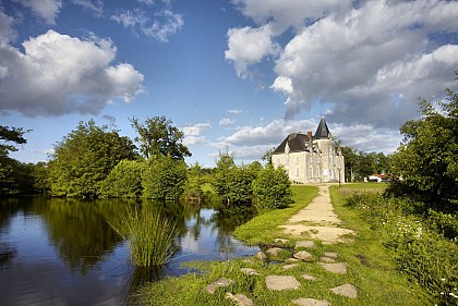 MOUILLERON-LE-CAPTIF / Le Pommier