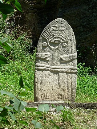 Statue-Menhir Dame de St Sernin