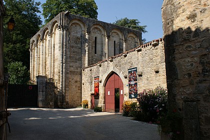 Abbaye Carolingienne Notre Dame et Saint Benoît