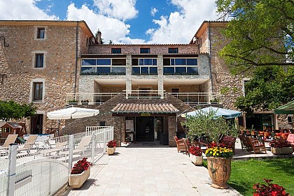 Hôtel Restaurant Le Mas de la Prairie