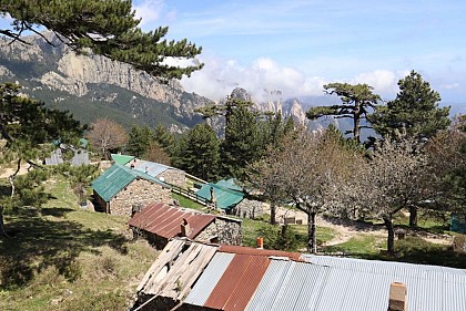 LES AIGUILLES DE BAVELLA