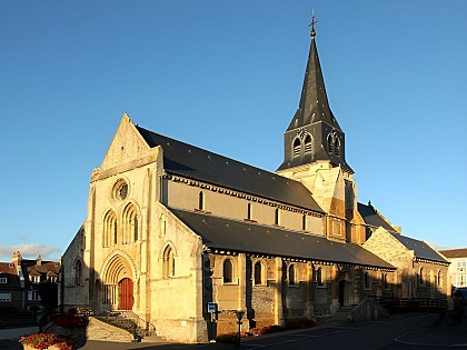 Eglise Saint Sauveur (12e, 15e et 19e siècles)
