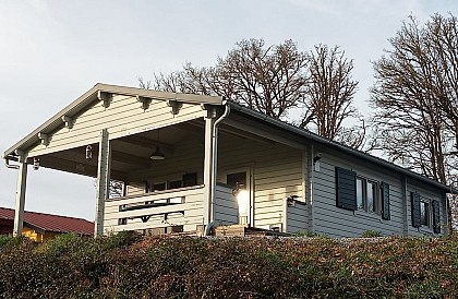 Camping La Perle : Chalet Indiana