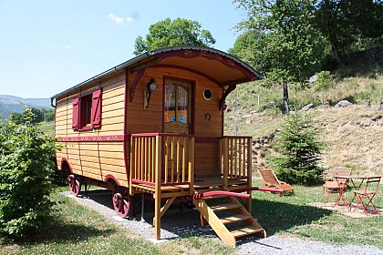 Roulotte "Acabatz de dintrar" - Chambre et table d'hôtes